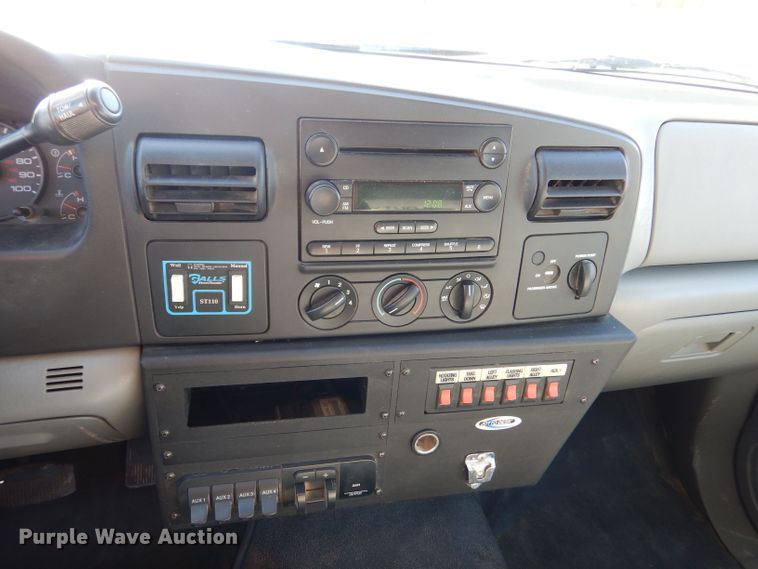 image for item LB9965 2006 Ford F350 Super Duty XL  brush fire truck