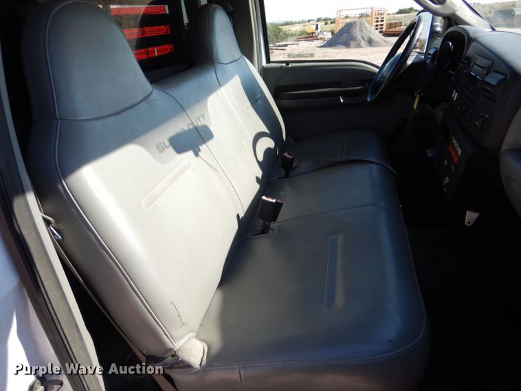 image for item LB9965 2006 Ford F350 Super Duty XL  brush fire truck