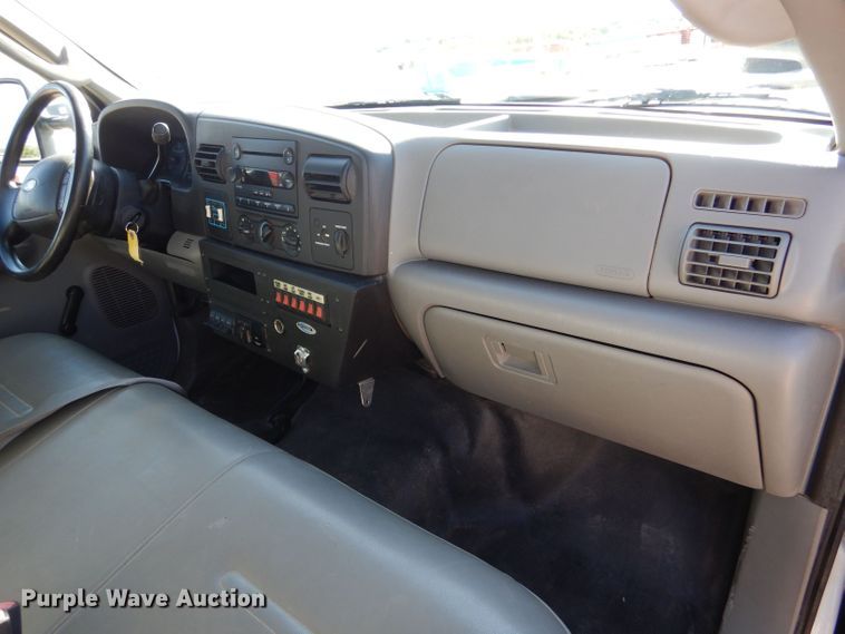 image for item LB9965 2006 Ford F350 Super Duty XL  brush fire truck