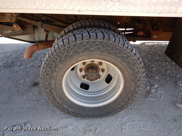 image for item LB9965 2006 Ford F350 Super Duty XL  brush fire truck