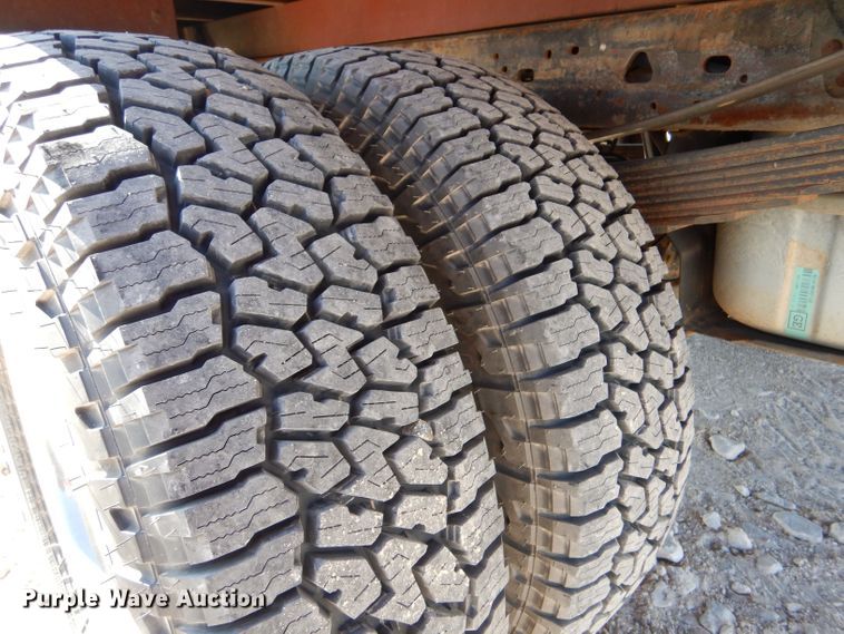 image for item LB9965 2006 Ford F350 Super Duty XL  brush fire truck