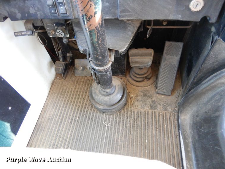 image for item LB9976 2000 Blue Bird  school bus