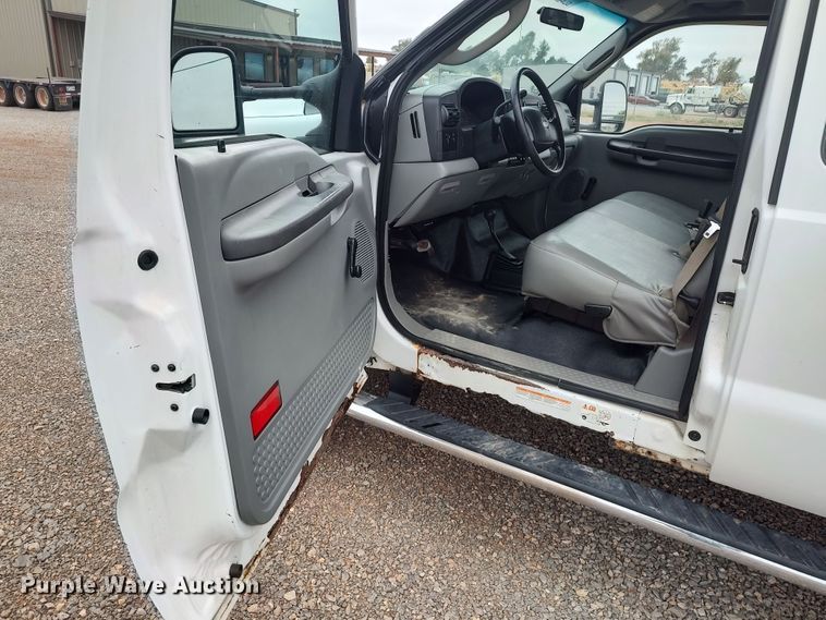 image for item LK9080 2006 Ford F450 Super Duty  utility / service truck