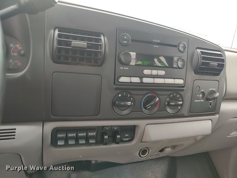 image for item LK9080 2006 Ford F450 Super Duty  utility / service truck