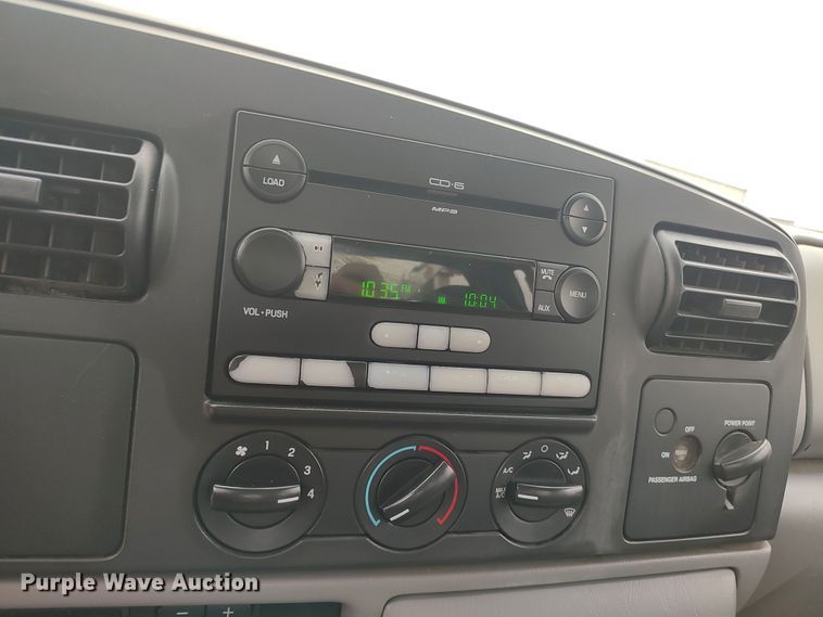 image for item LK9080 2006 Ford F450 Super Duty  utility / service truck