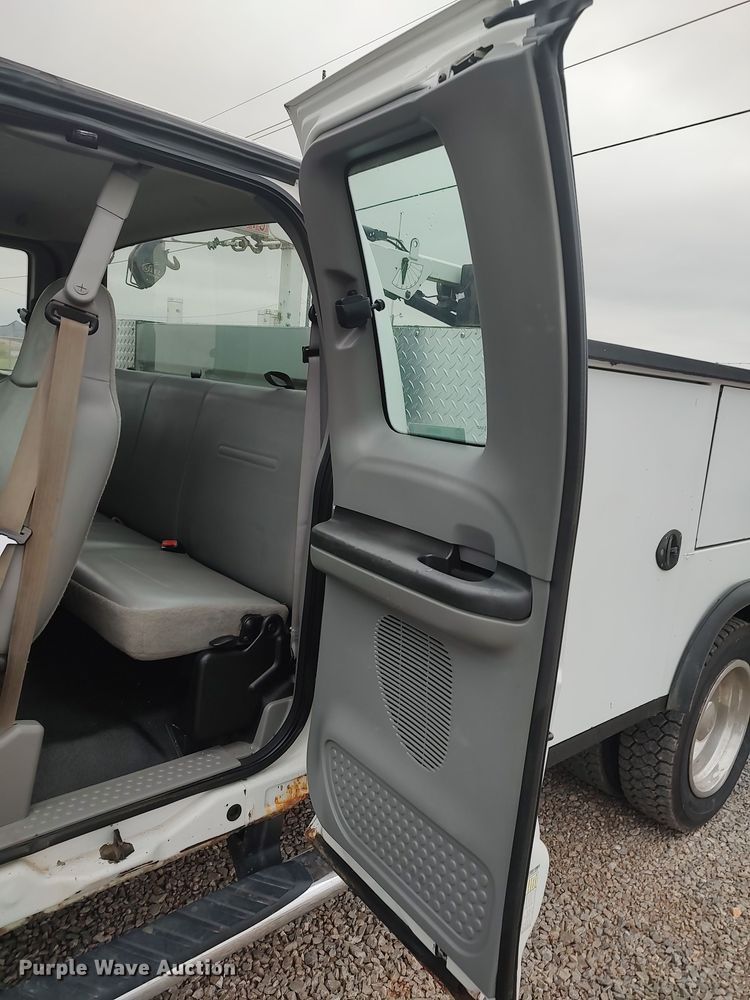 image for item LK9080 2006 Ford F450 Super Duty  utility / service truck