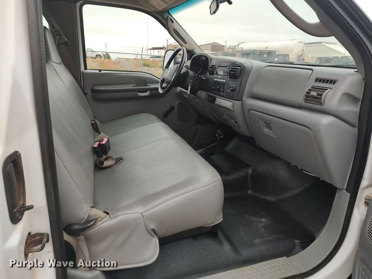 image for item LK9080 2006 Ford F450 Super Duty  utility / service truck