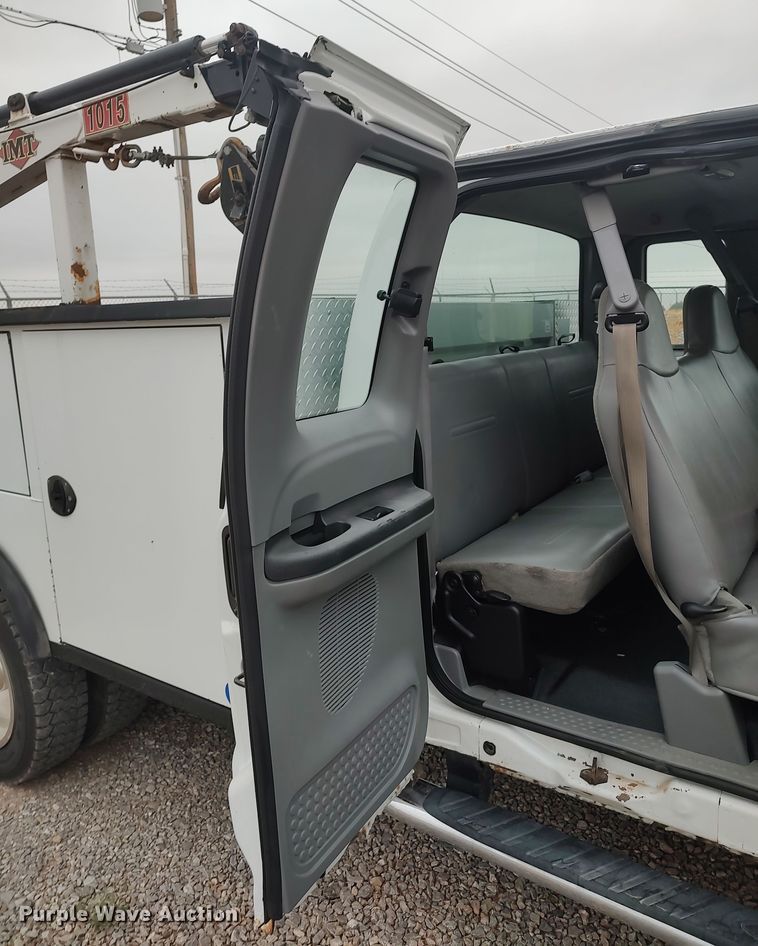 image for item LK9080 2006 Ford F450 Super Duty  utility / service truck