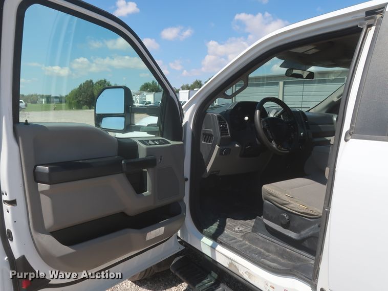 image for item LK9130 2018 Ford F450 Super Duty XL  SuperCab utility / service truck