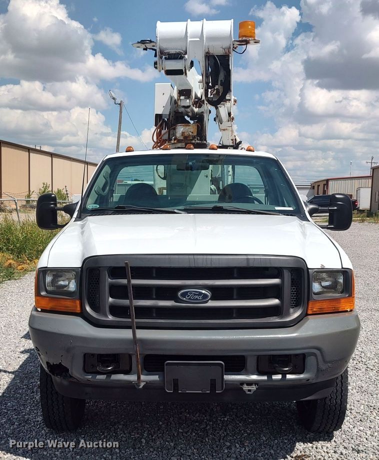 image for item LK9137 2001 Ford F450 Super Duty  bucket truck