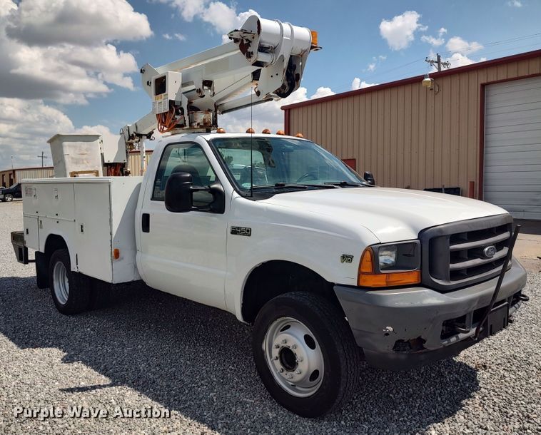 image for item LK9137 2001 Ford F450 Super Duty  bucket truck