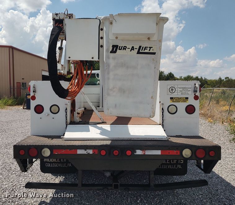 image for item LK9137 2001 Ford F450 Super Duty  bucket truck