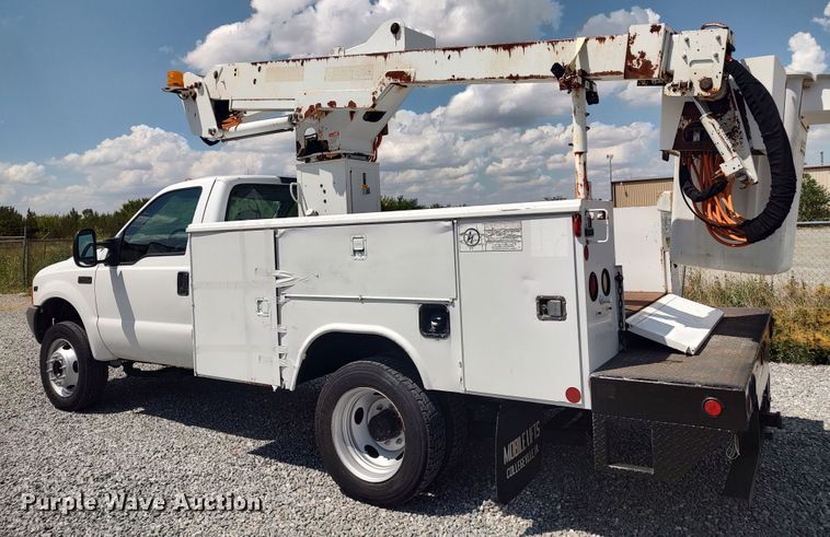 image for item LK9137 2001 Ford F450 Super Duty  bucket truck