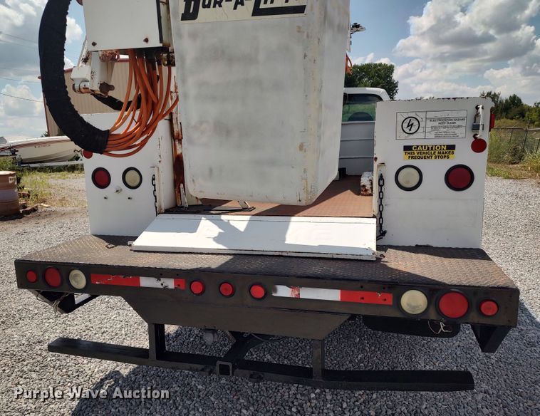 image for item LK9137 2001 Ford F450 Super Duty  bucket truck
