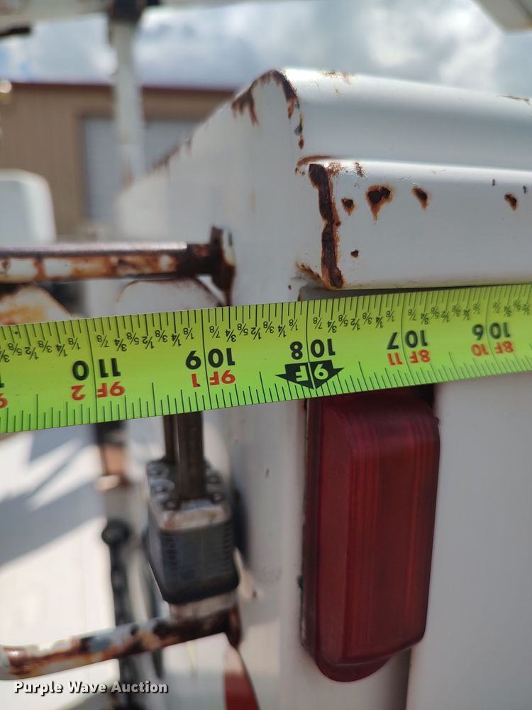 image for item LK9137 2001 Ford F450 Super Duty  bucket truck