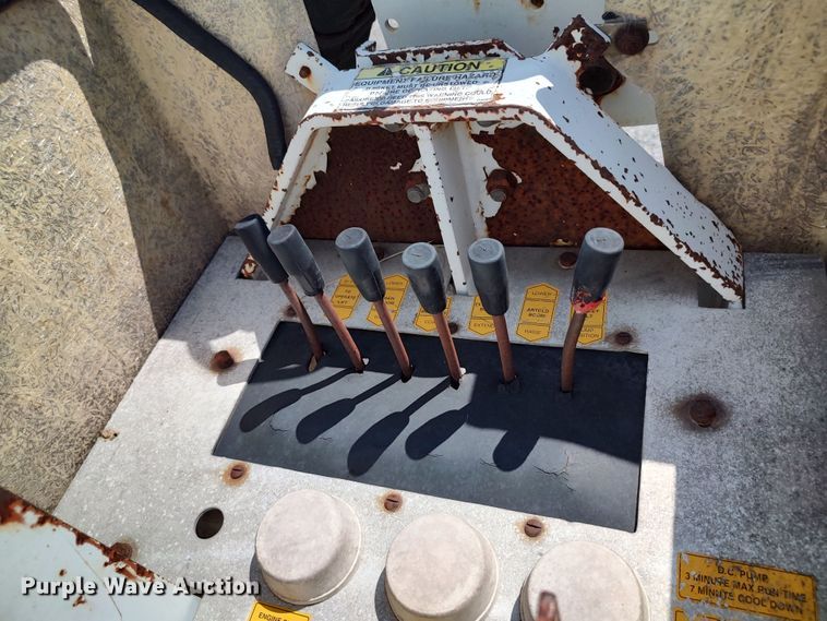 image for item LK9137 2001 Ford F450 Super Duty  bucket truck