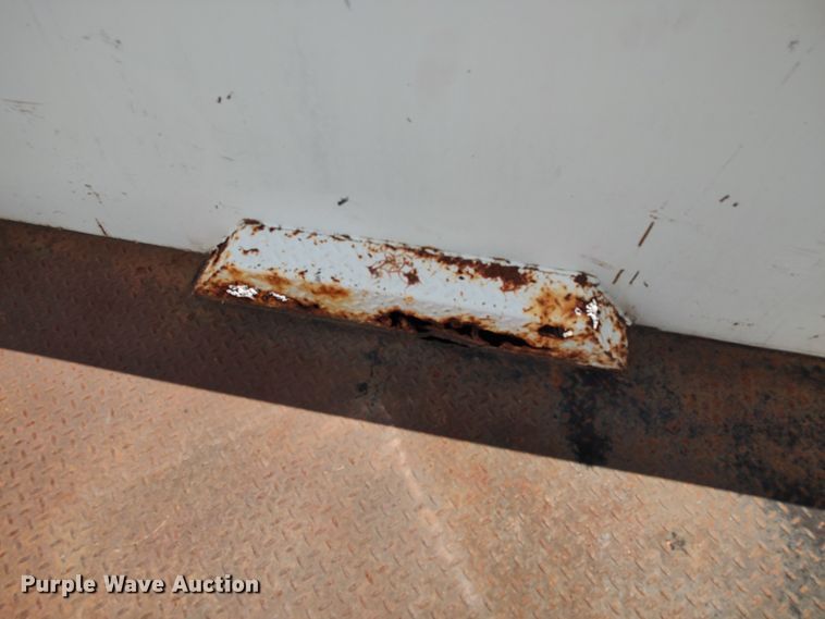 image for item LK9137 2001 Ford F450 Super Duty  bucket truck