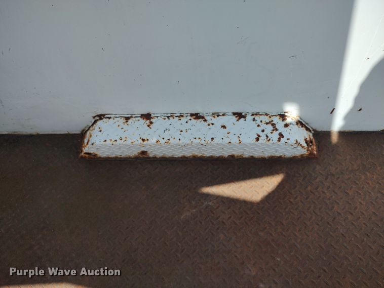 image for item LK9137 2001 Ford F450 Super Duty  bucket truck