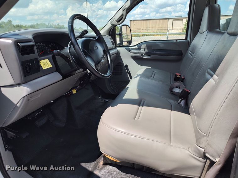 image for item LK9137 2001 Ford F450 Super Duty  bucket truck