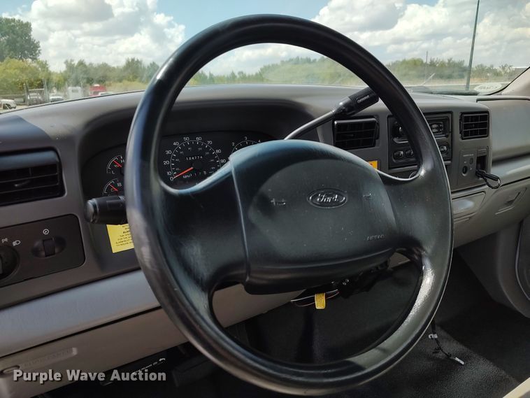 image for item LK9137 2001 Ford F450 Super Duty  bucket truck