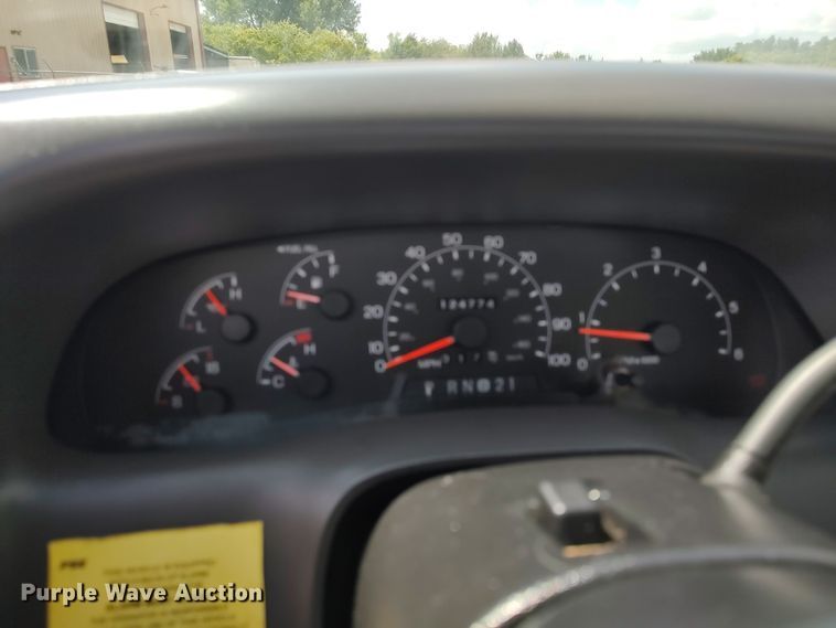 image for item LK9137 2001 Ford F450 Super Duty  bucket truck