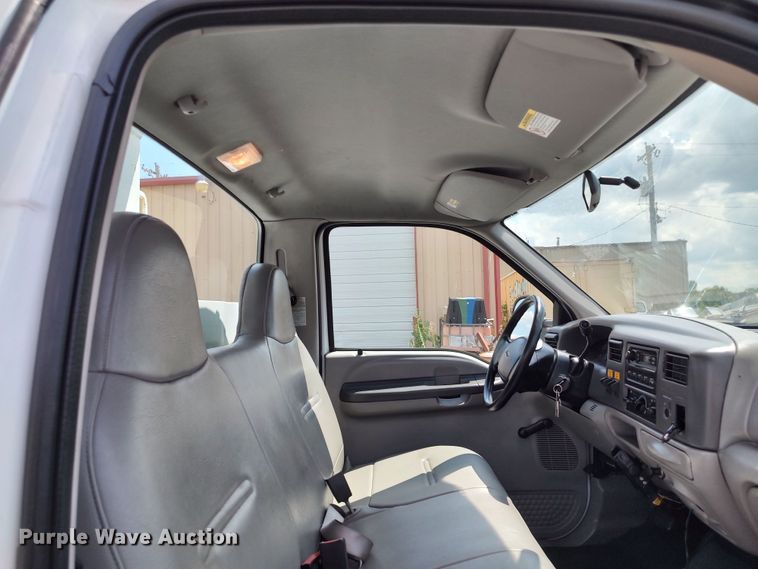 image for item LK9137 2001 Ford F450 Super Duty  bucket truck