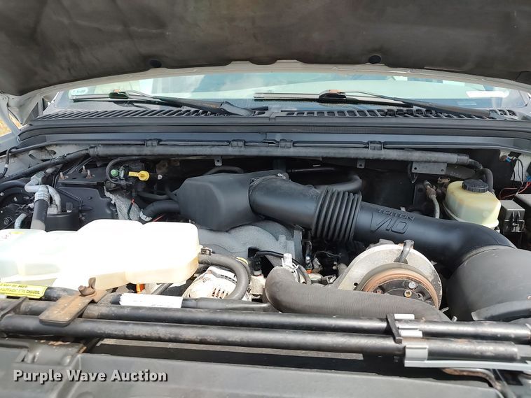 image for item LK9137 2001 Ford F450 Super Duty  bucket truck