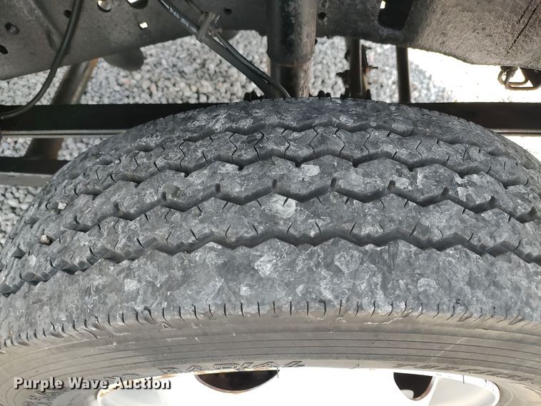 image for item LK9137 2001 Ford F450 Super Duty  bucket truck