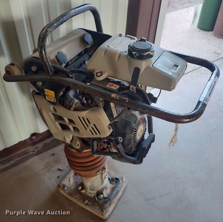 image for item LK9221 Multiquip MTX80  plate compactor