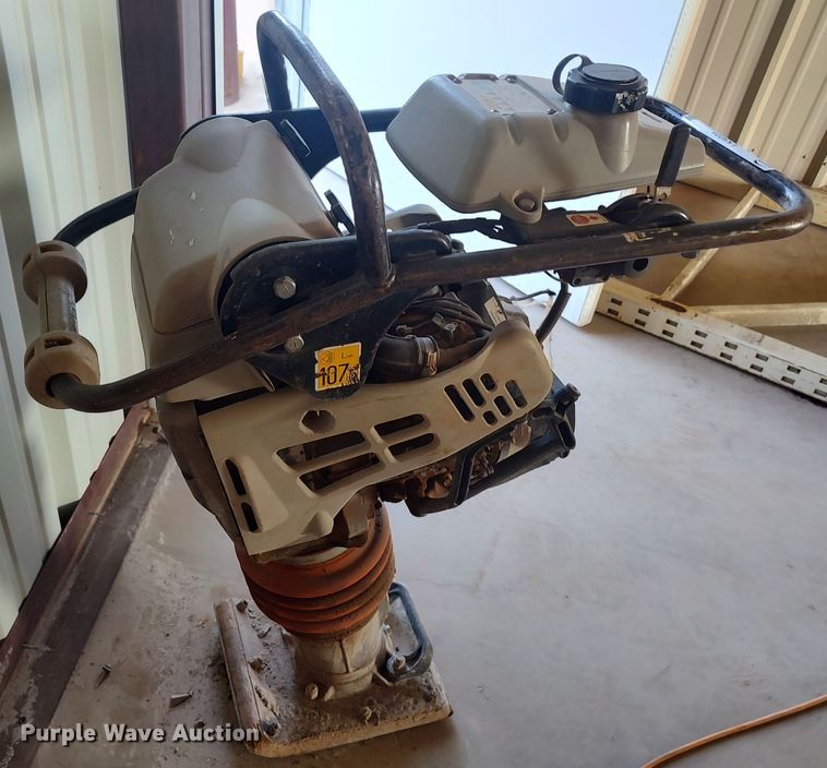 image for item LK9221 Multiquip MTX80  plate compactor