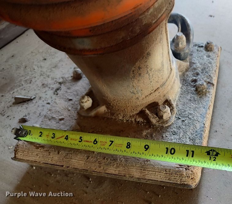 image for item LK9221 Multiquip MTX80  plate compactor