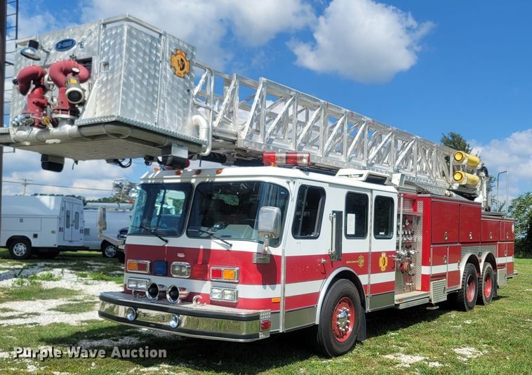 image for item LM9726 1992 Federal Motors Hurricane  aerial platform fire truck