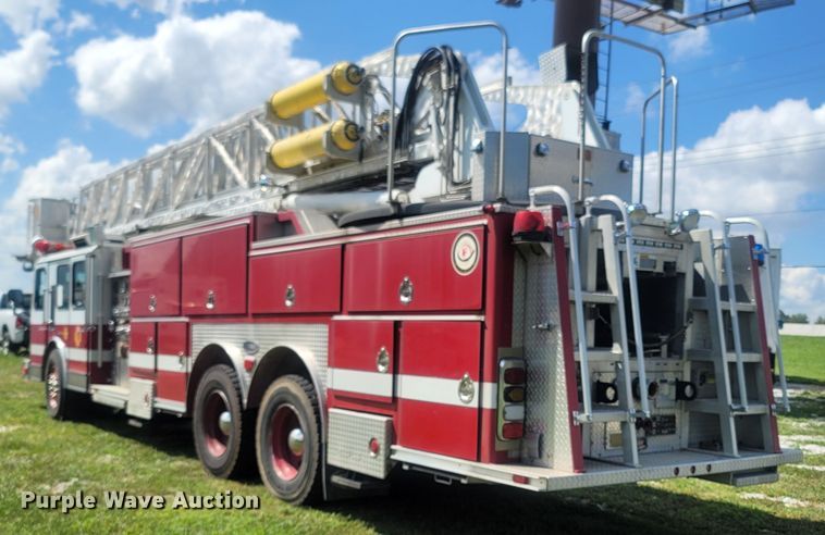image for item LM9726 1992 Federal Motors Hurricane  aerial platform fire truck