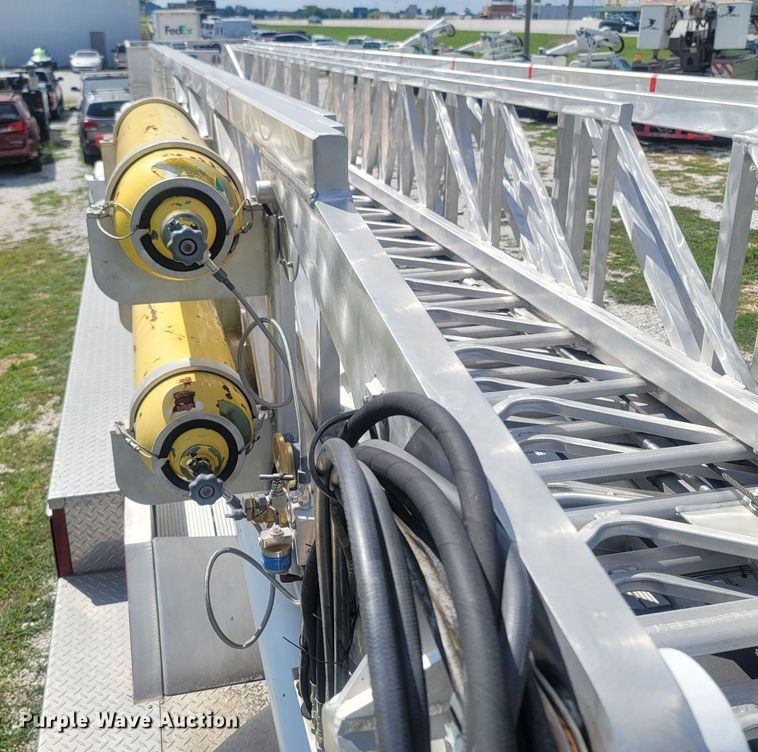 image for item LM9726 1992 Federal Motors Hurricane  aerial platform fire truck