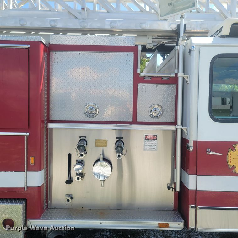 image for item LM9726 1992 Federal Motors Hurricane  aerial platform fire truck