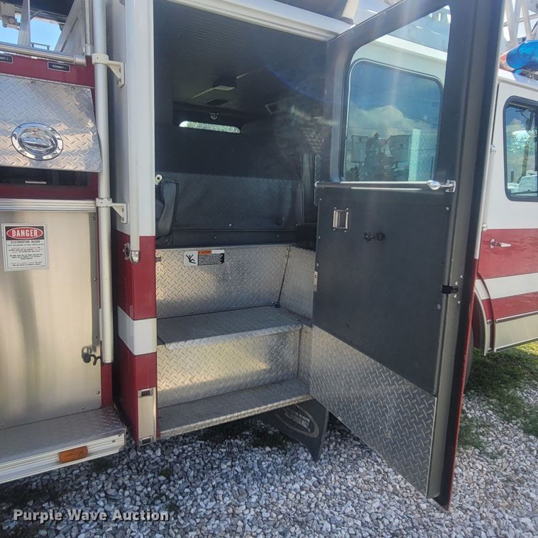 image for item LM9726 1992 Federal Motors Hurricane  aerial platform fire truck