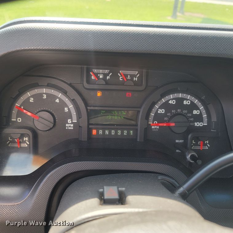 image for item LM9727 2014 Ford E350 Super Duty  box truck