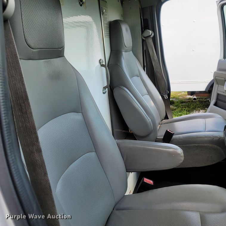 image for item LM9727 2014 Ford E350 Super Duty  box truck