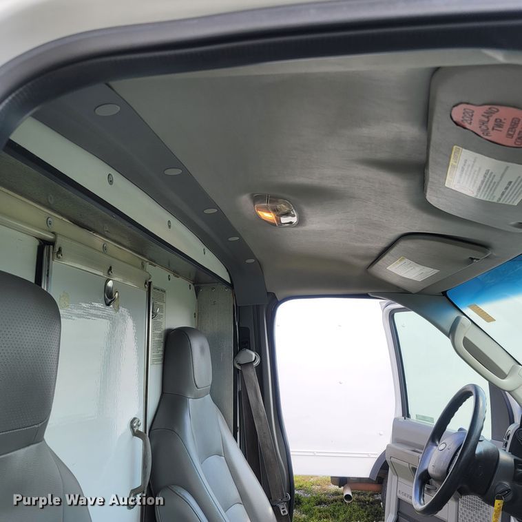 image for item LM9727 2014 Ford E350 Super Duty  box truck