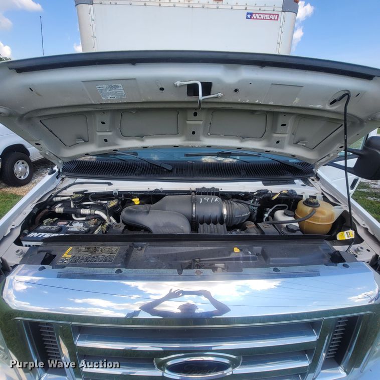 image for item LM9727 2014 Ford E350 Super Duty  box truck