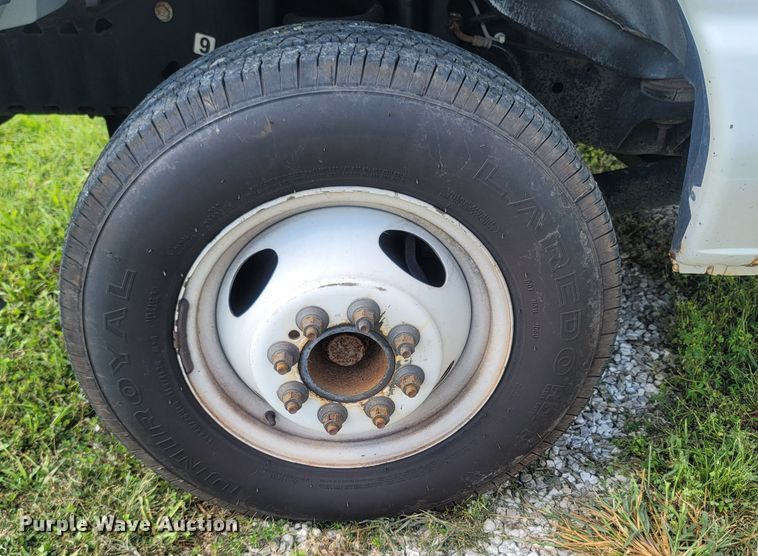 image for item LM9727 2014 Ford E350 Super Duty  box truck