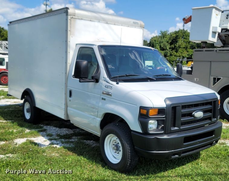 image for item LM9728 2014 Ford E350 Super Duty  box truck
