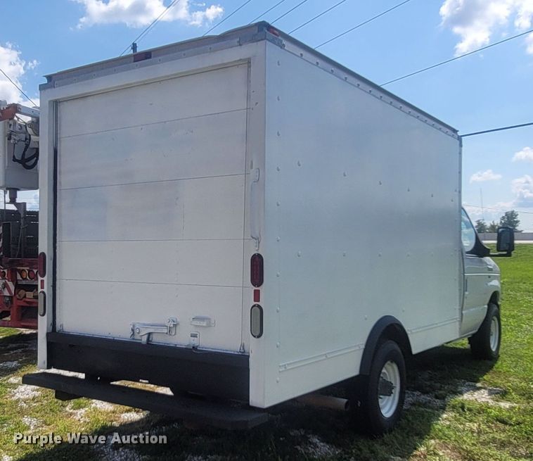 image for item LM9728 2014 Ford E350 Super Duty  box truck