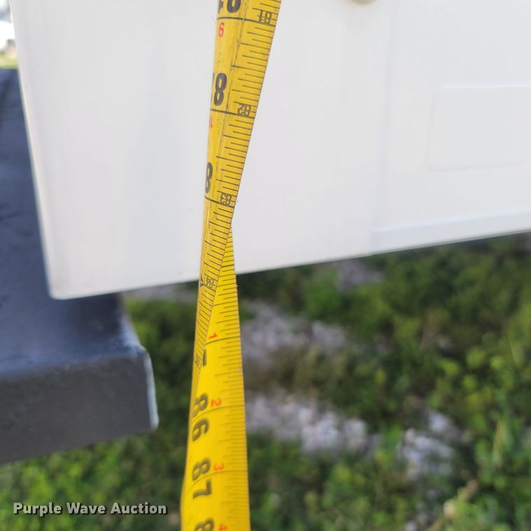 image for item LM9728 2014 Ford E350 Super Duty  box truck