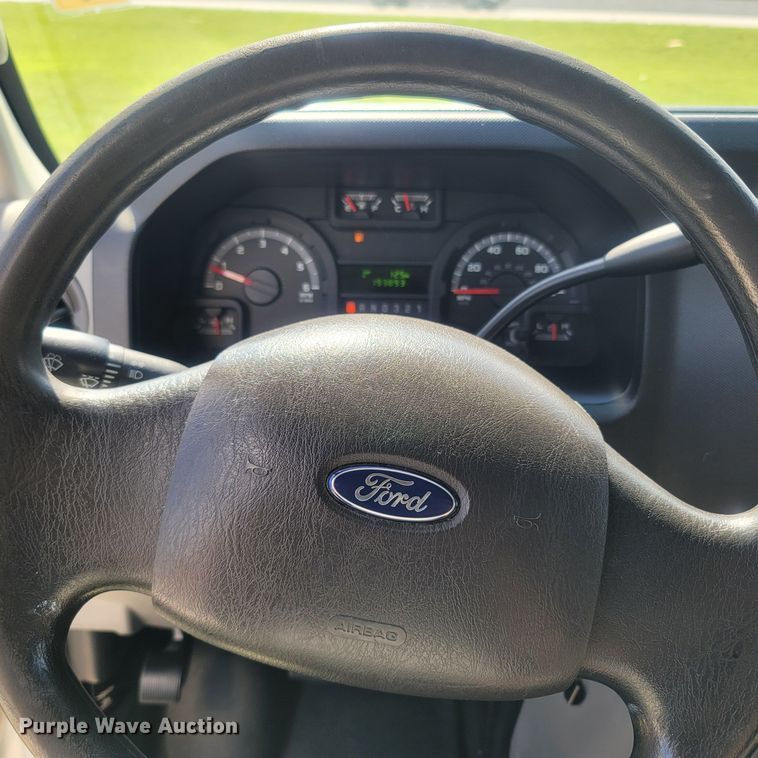 image for item LM9728 2014 Ford E350 Super Duty  box truck