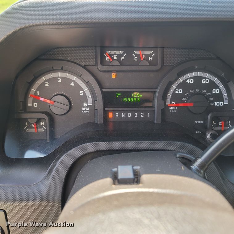 image for item LM9728 2014 Ford E350 Super Duty  box truck