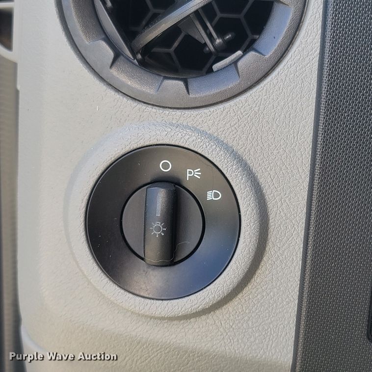 image for item LM9728 2014 Ford E350 Super Duty  box truck