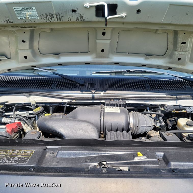 image for item LM9728 2014 Ford E350 Super Duty  box truck