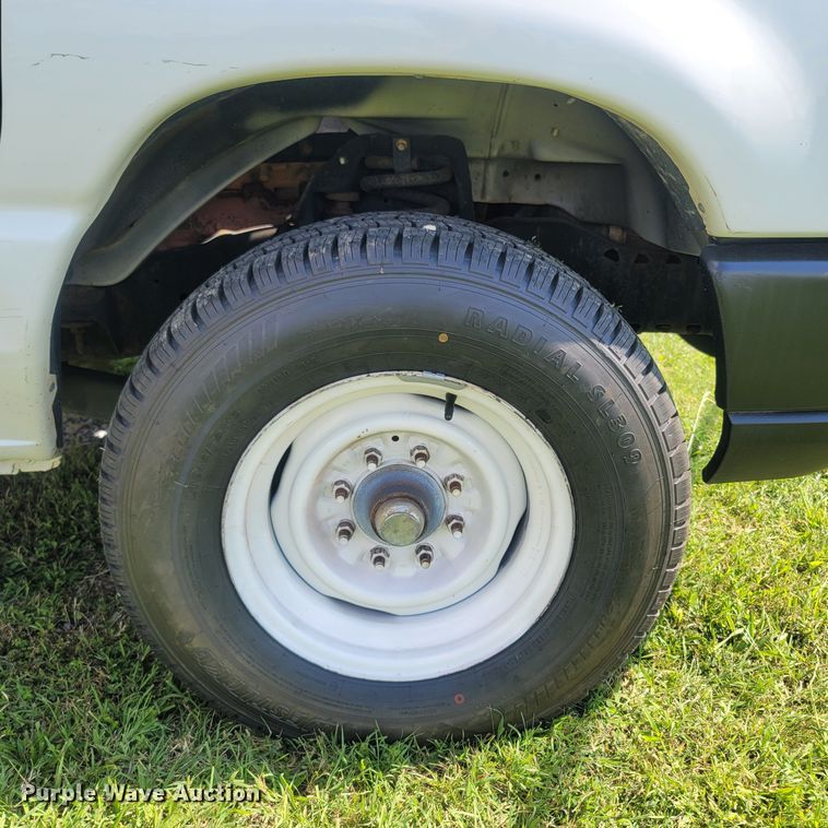 image for item LM9728 2014 Ford E350 Super Duty  box truck