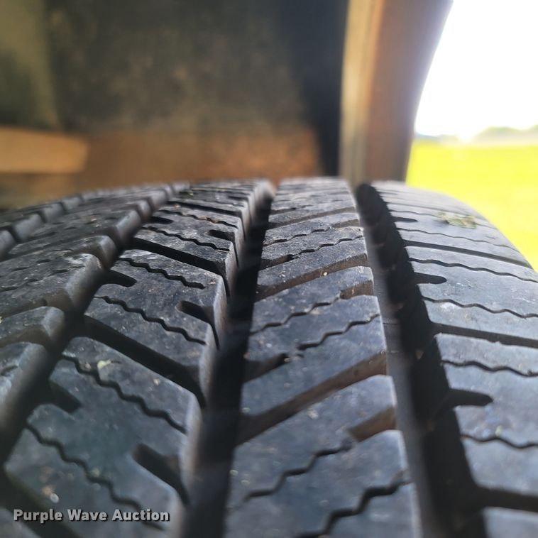 image for item LM9728 2014 Ford E350 Super Duty  box truck